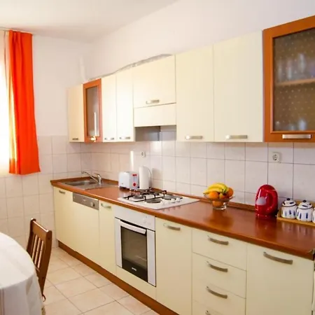Srecko- Two Bedroom With Terrace And Sea View